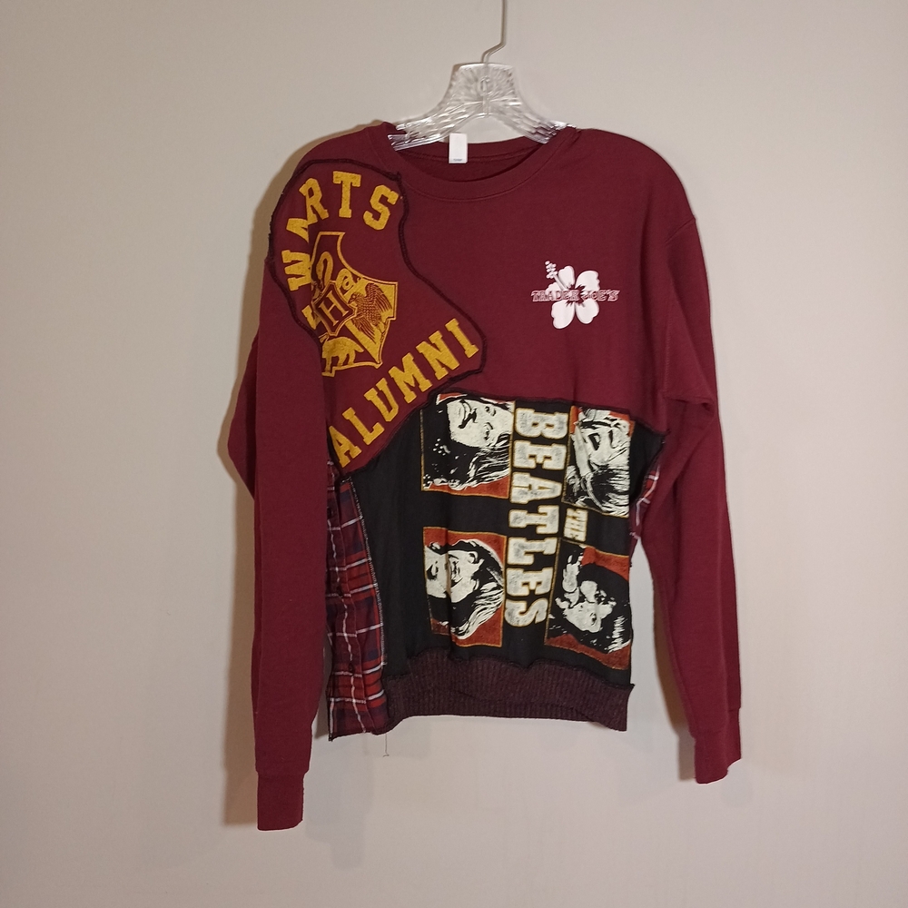 Trader Joes Hibiscus Pullover sweatshirt Patchwork  Maroon Size M